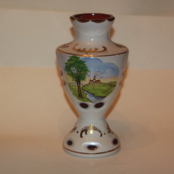 BOHEMIAN MOSER CZECH WHITE CASED CUT TO RED GLASS VASE SCENIC HAND PAINTED - Picture 3 of 9